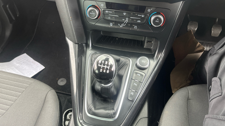 Ford Focus 1.5 TDCi 120 Titanium 5dr Diesel Hatchback